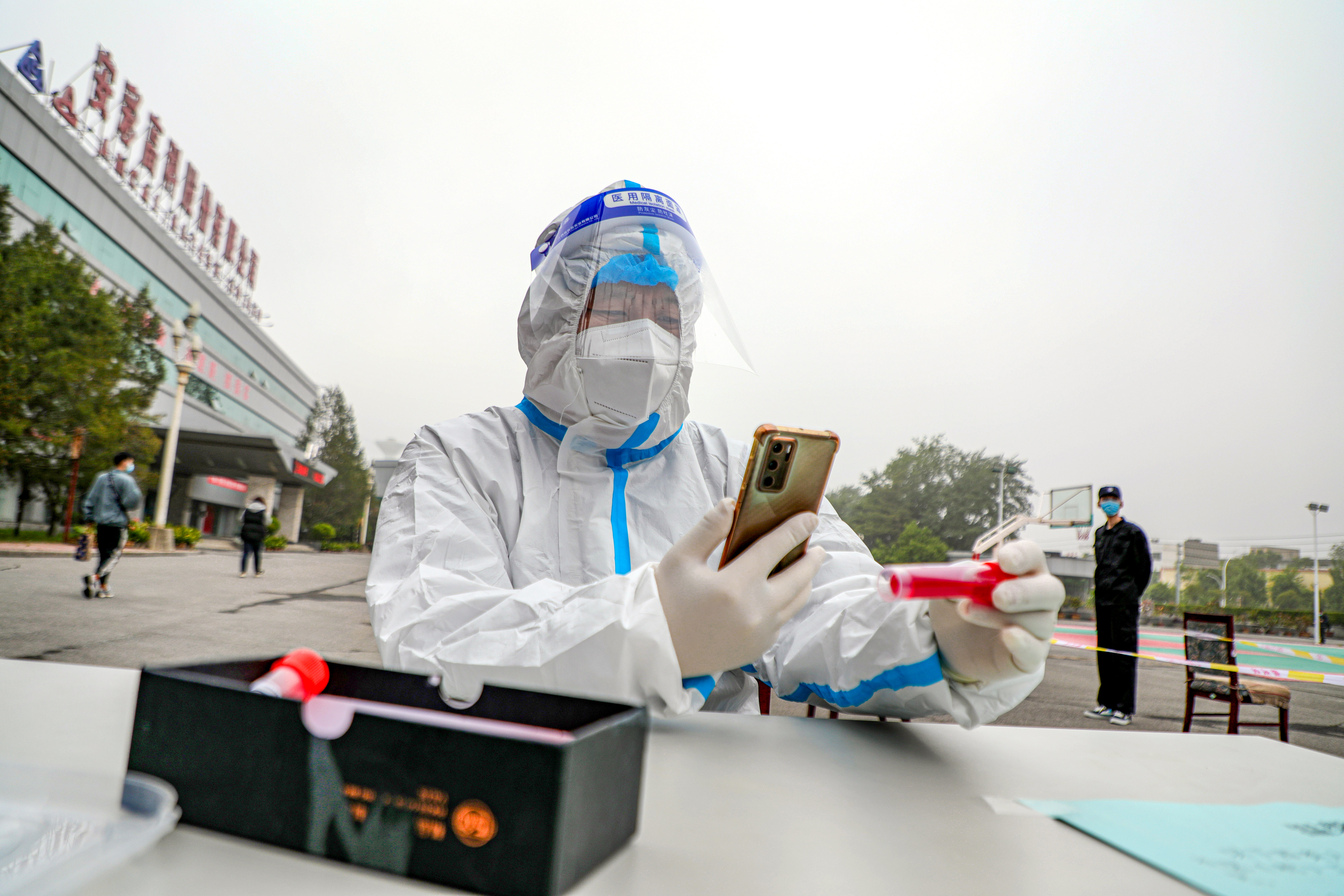 安彩高科:抗疫路上,從來都是“雙向奔赴”!